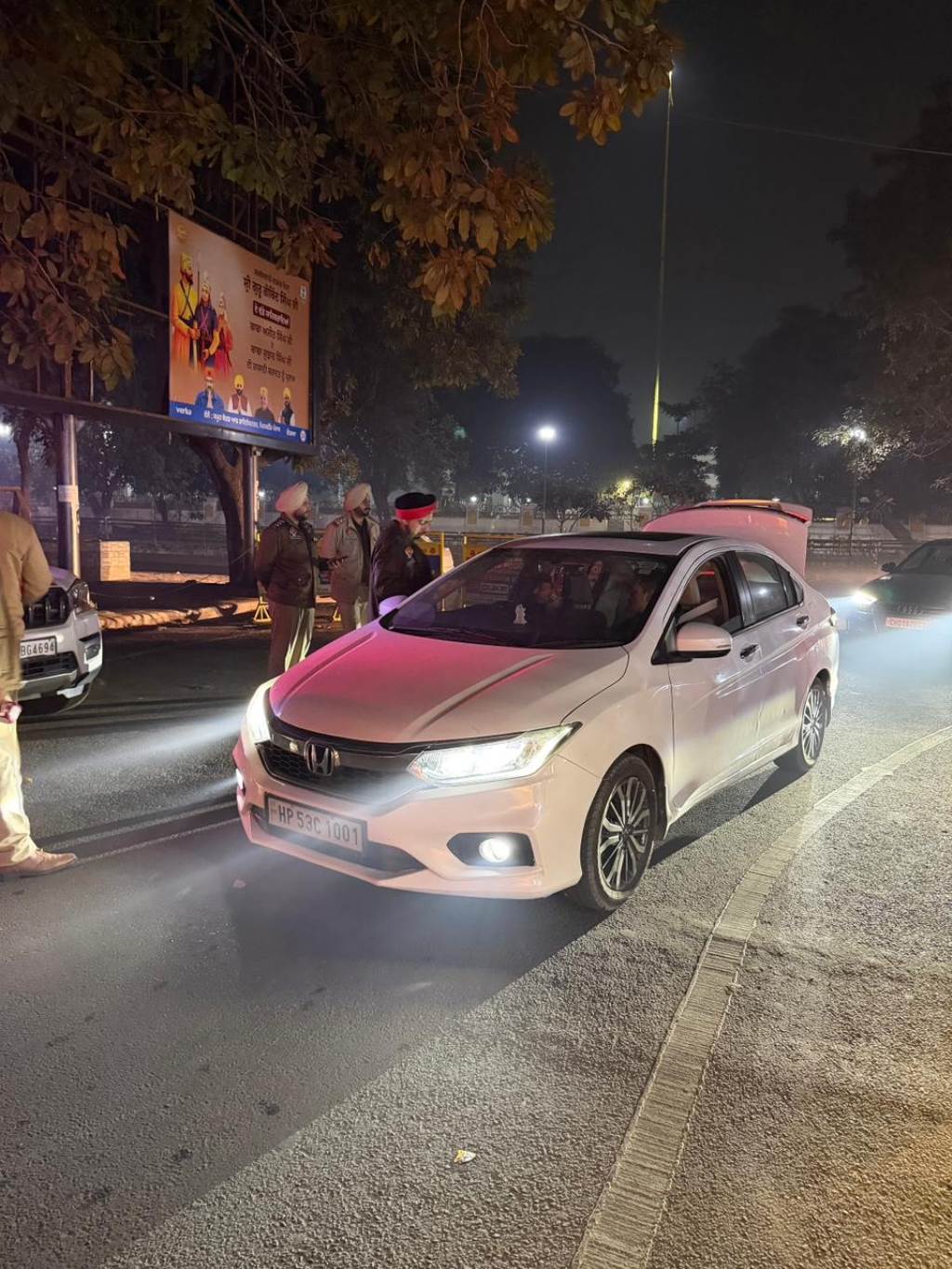 Mohali Police Conducts Night Domination at 3B2 Market to Strengthen Law and Order Ahead of New Year Celebrations